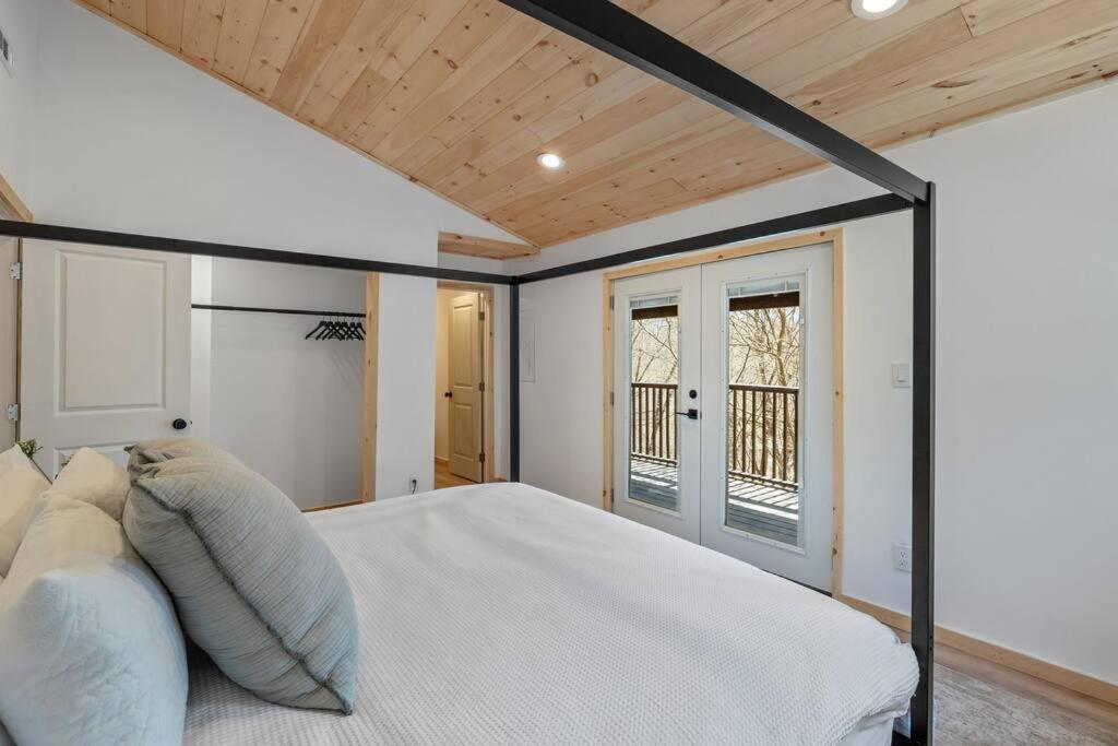 New! Modern Cabin With Two Decks, Bar & Game Room! Gatlinburg Exterior photo