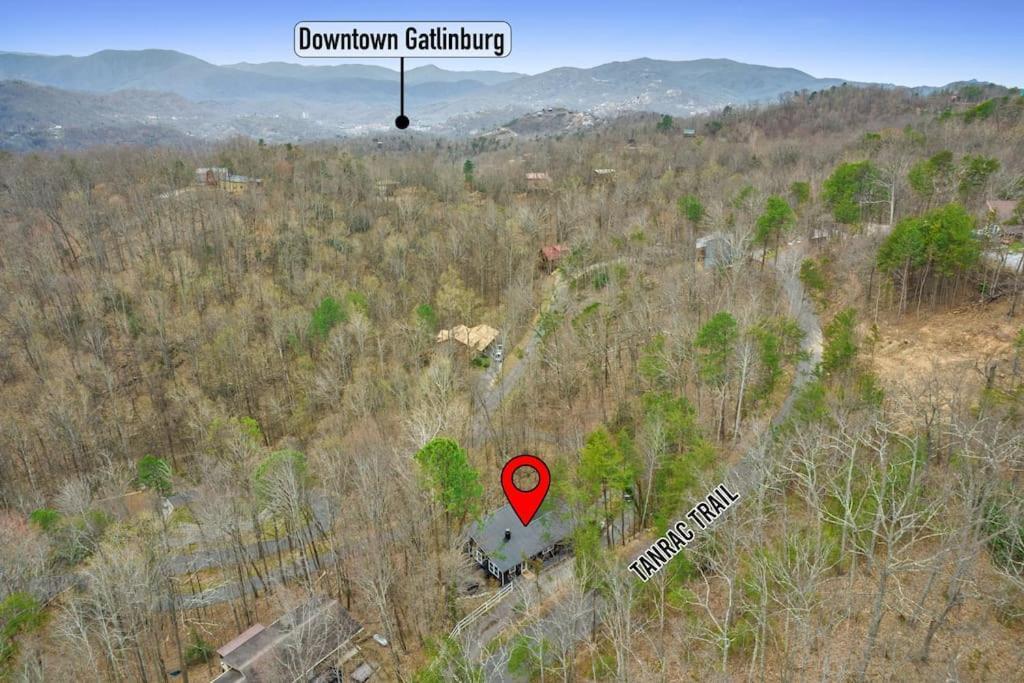 New! Modern Cabin With Two Decks, Bar & Game Room! Gatlinburg Exterior photo