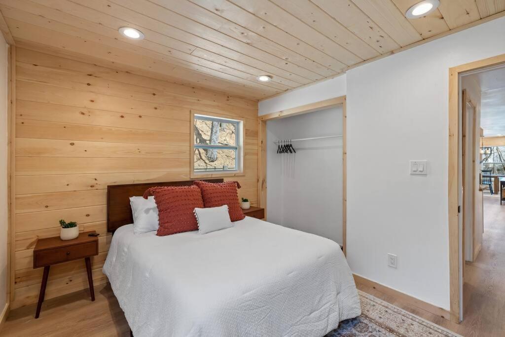 New! Modern Cabin With Two Decks, Bar & Game Room! Gatlinburg Exterior photo